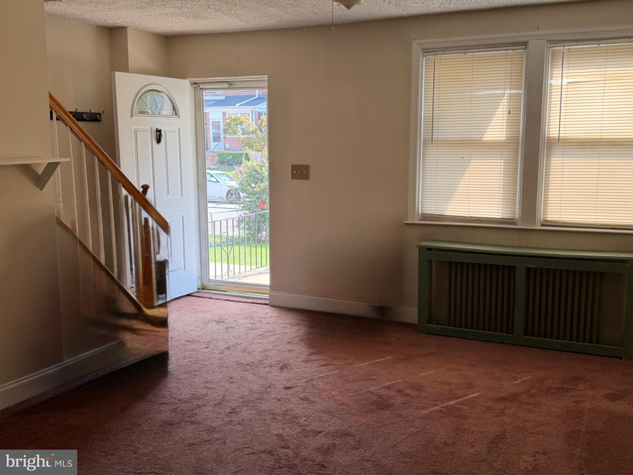 230 W MEADOW ROAD