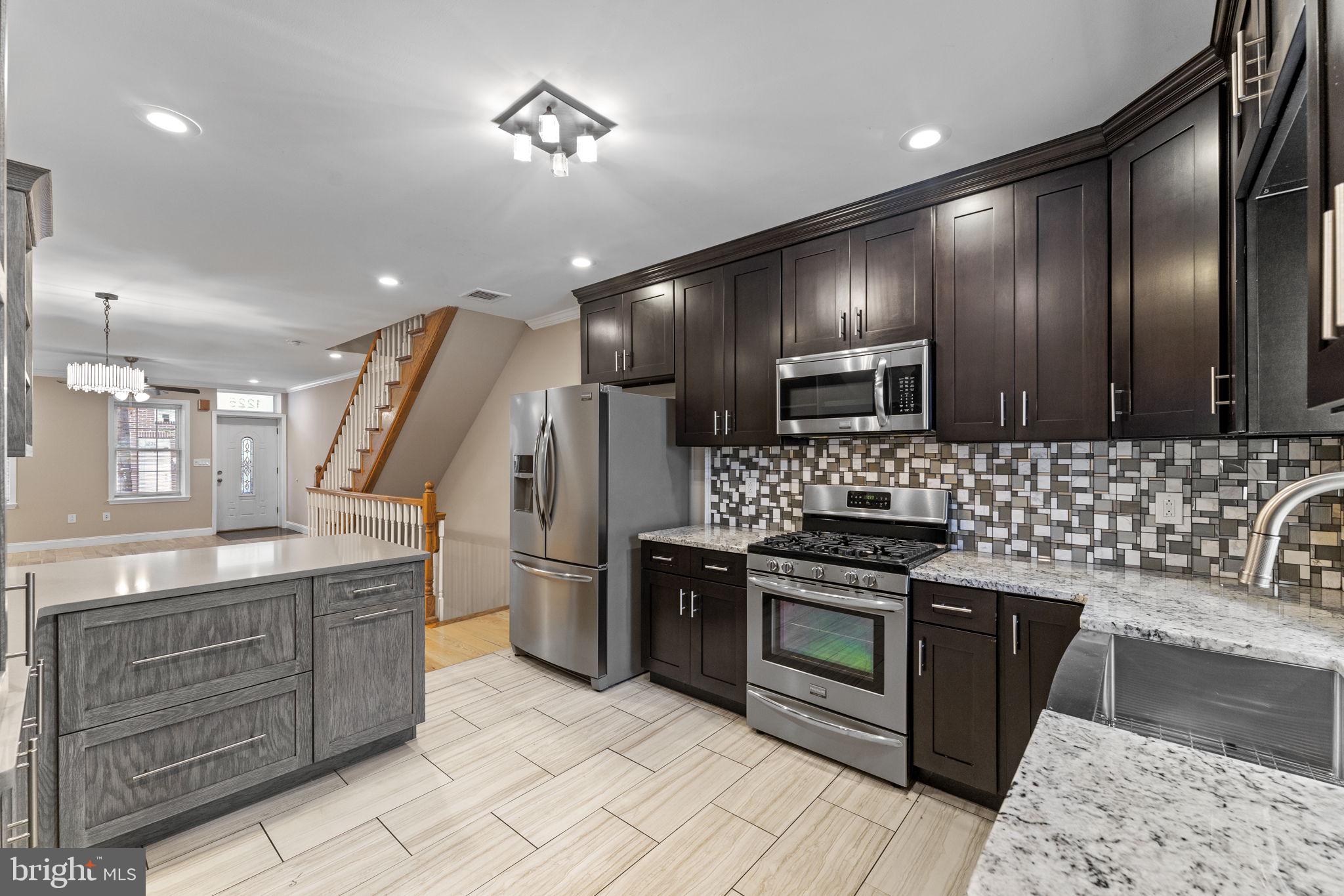 PASSYUNK SQUARE - Residential