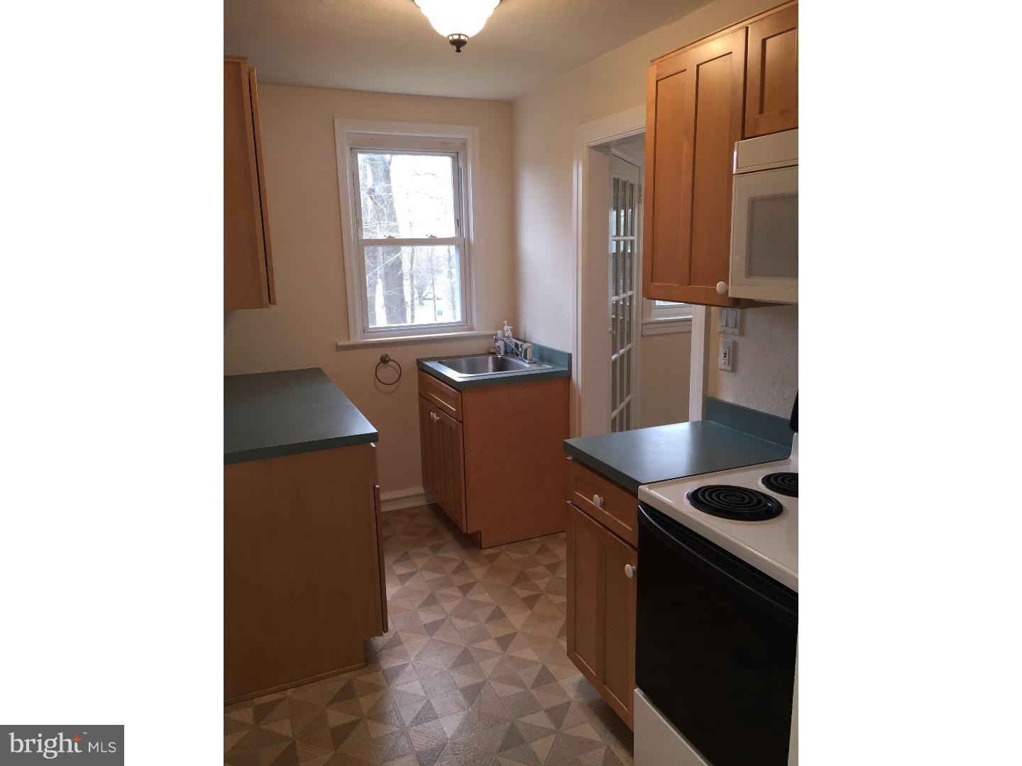 HILLSIDE MANOR - Residential Lease