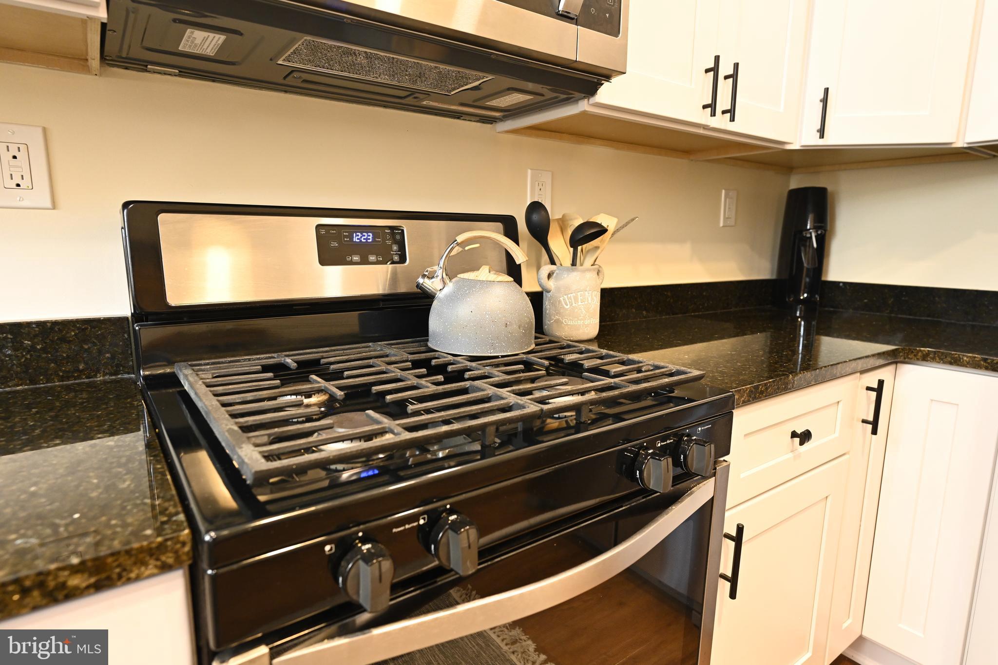 BARCLAY - GREENMOUNT - Residential Lease