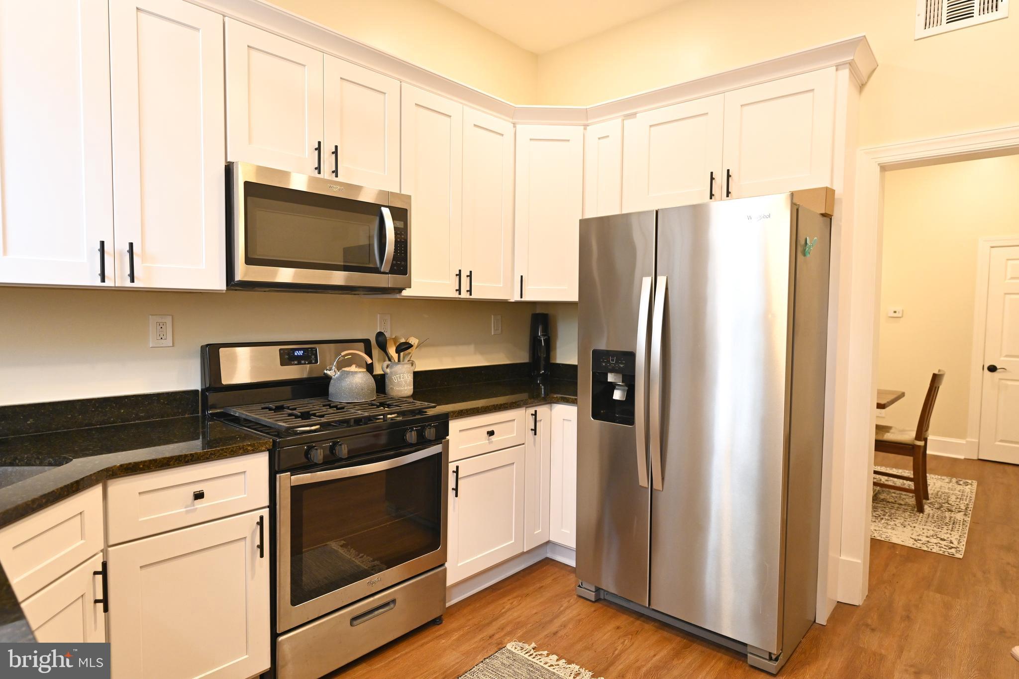 BARCLAY - GREENMOUNT - Residential Lease