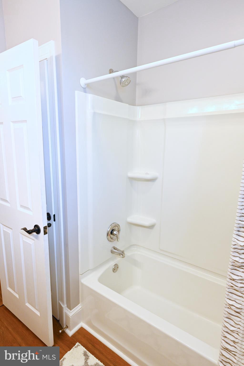 BARCLAY - GREENMOUNT - Residential Lease