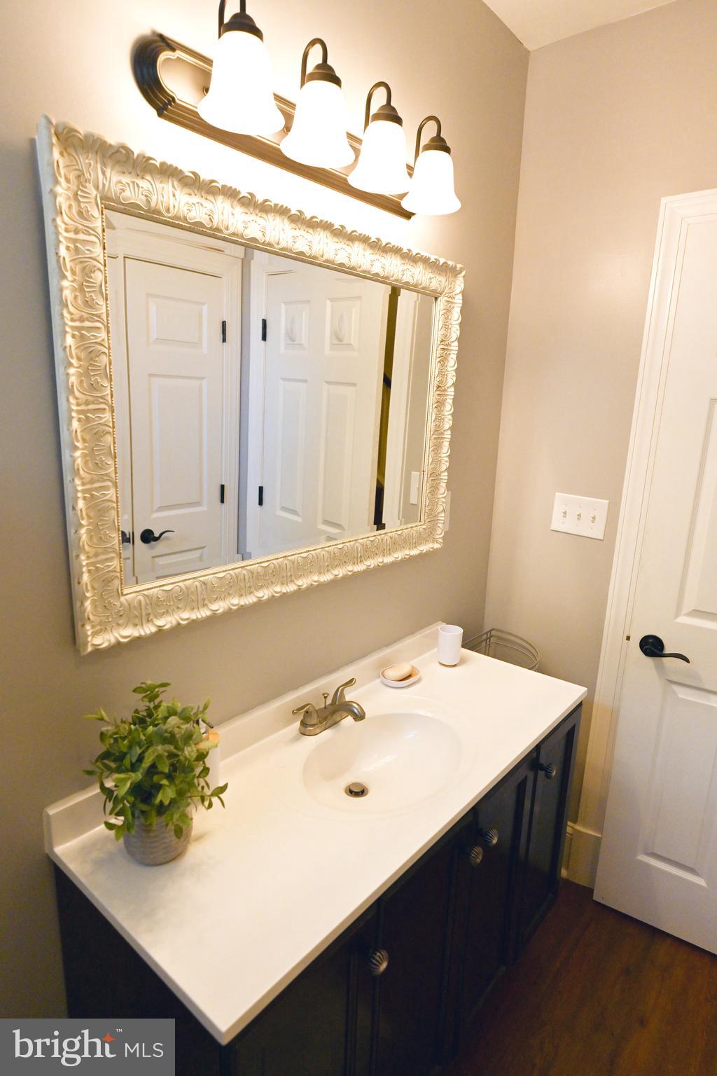 BARCLAY - GREENMOUNT - Residential Lease