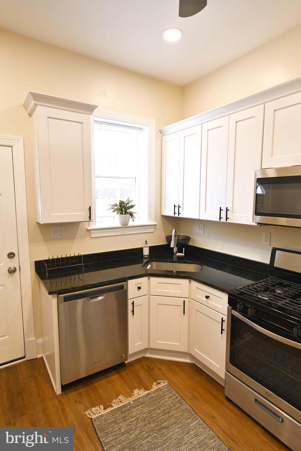 BARCLAY - GREENMOUNT - Residential Lease