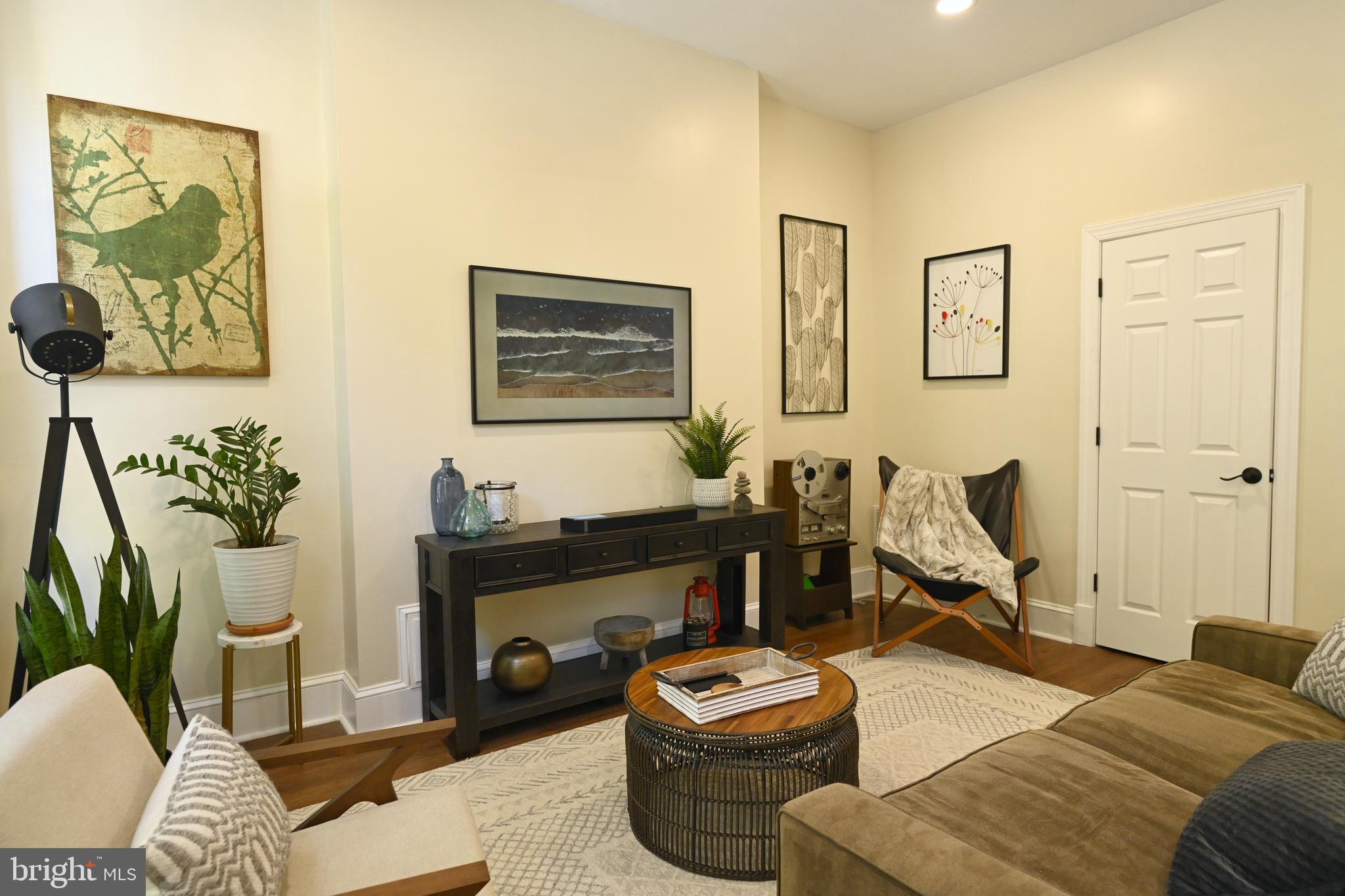 BARCLAY - GREENMOUNT - Residential Lease