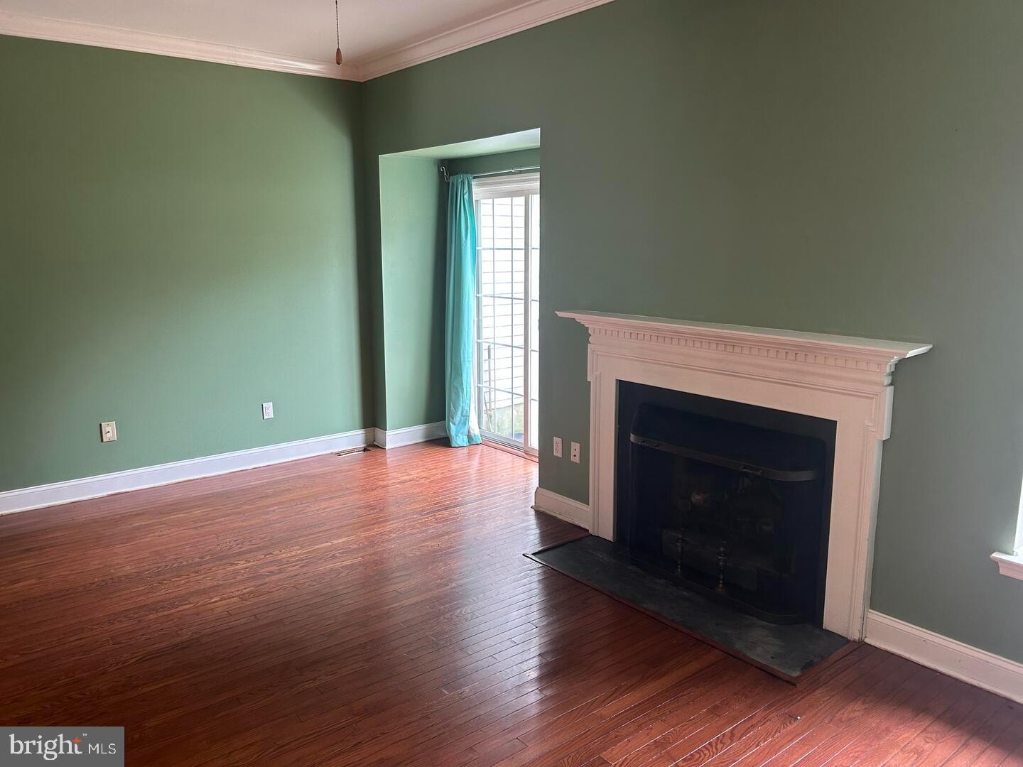 706 CHIMNEY HILL LANE