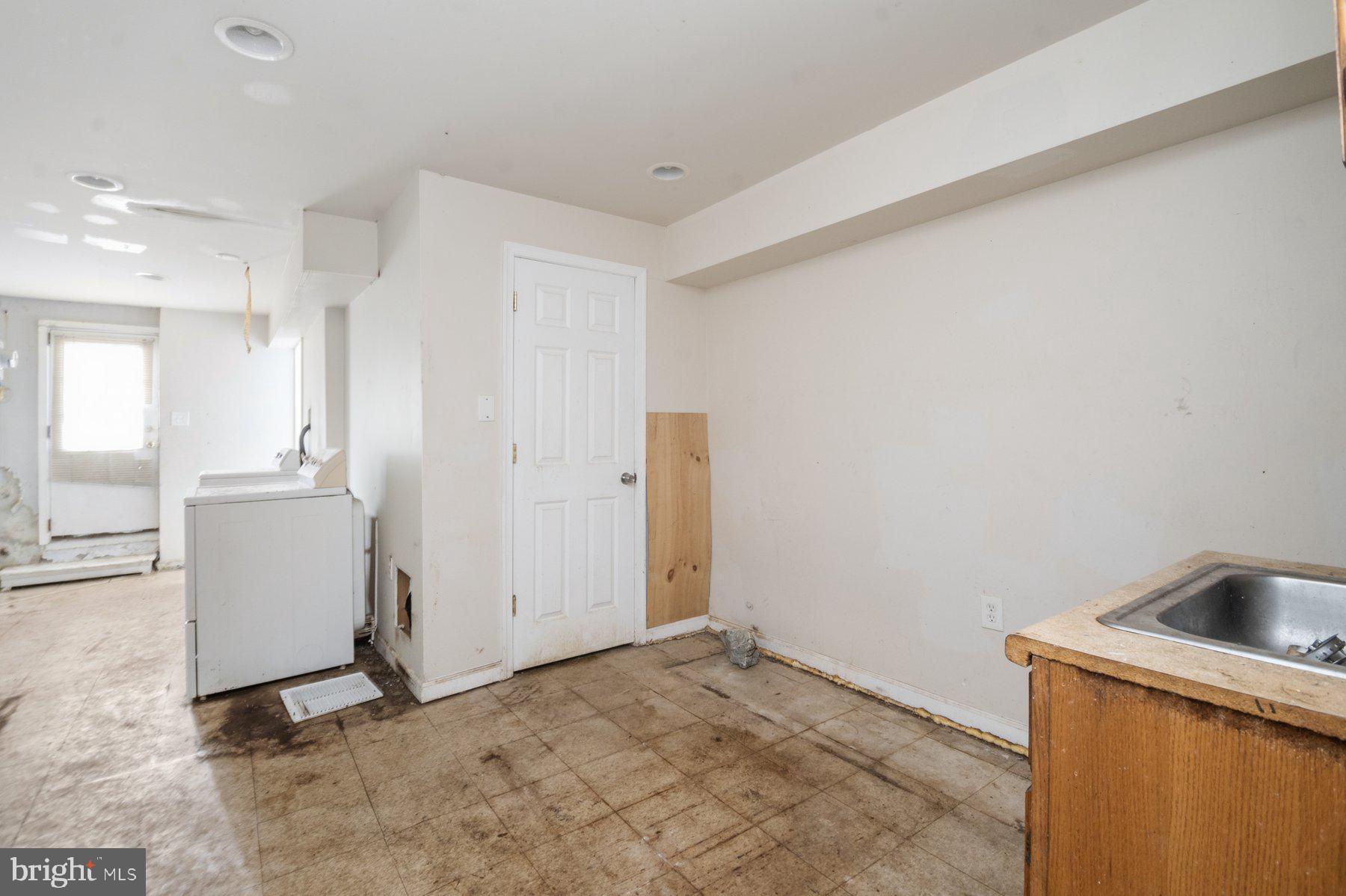 BIDDLE STREET - Residential