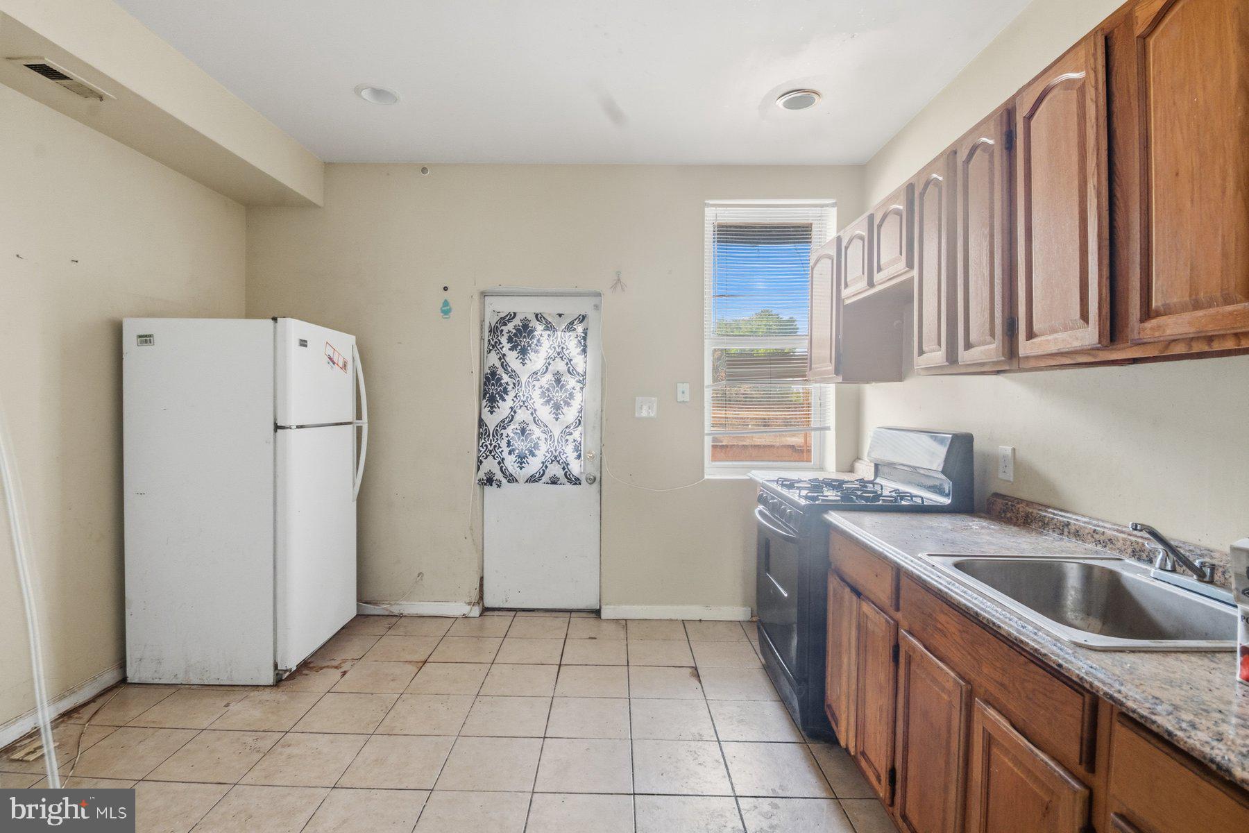 BIDDLE STREET - Residential