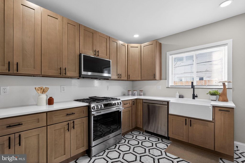 Photo of 926 Mifflin Street, PHILADELPHIA, PA 19148 (MLS # PAPH2580078)