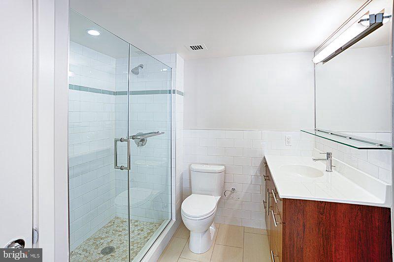 ART MUSEUM AREA - Residential Lease