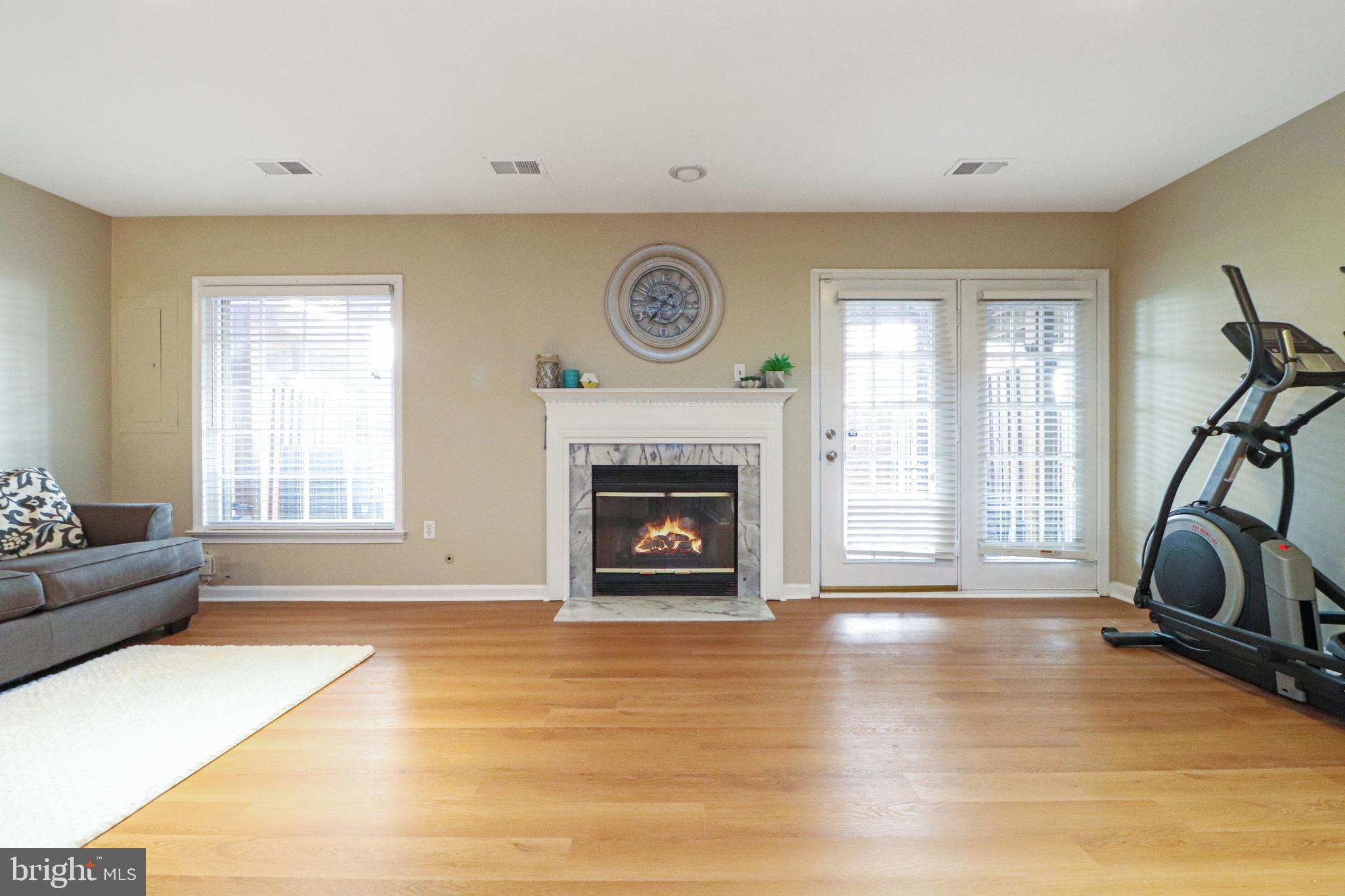 LIFESTYLE AT SULLY STATION - Residential