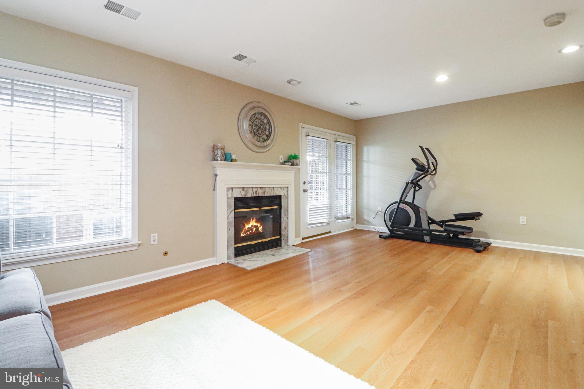 LIFESTYLE AT SULLY STATION - Residential