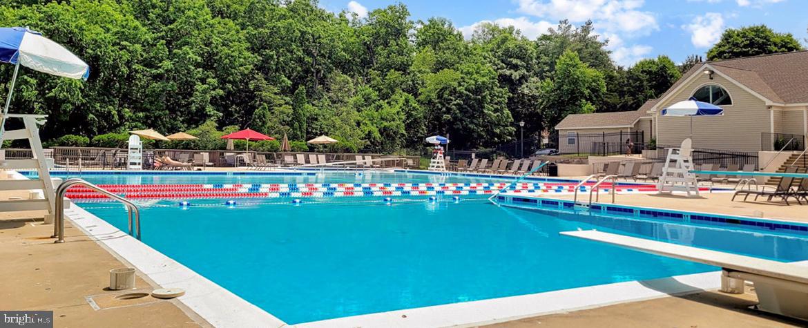 LIFESTYLE AT SULLY STATION - Residential