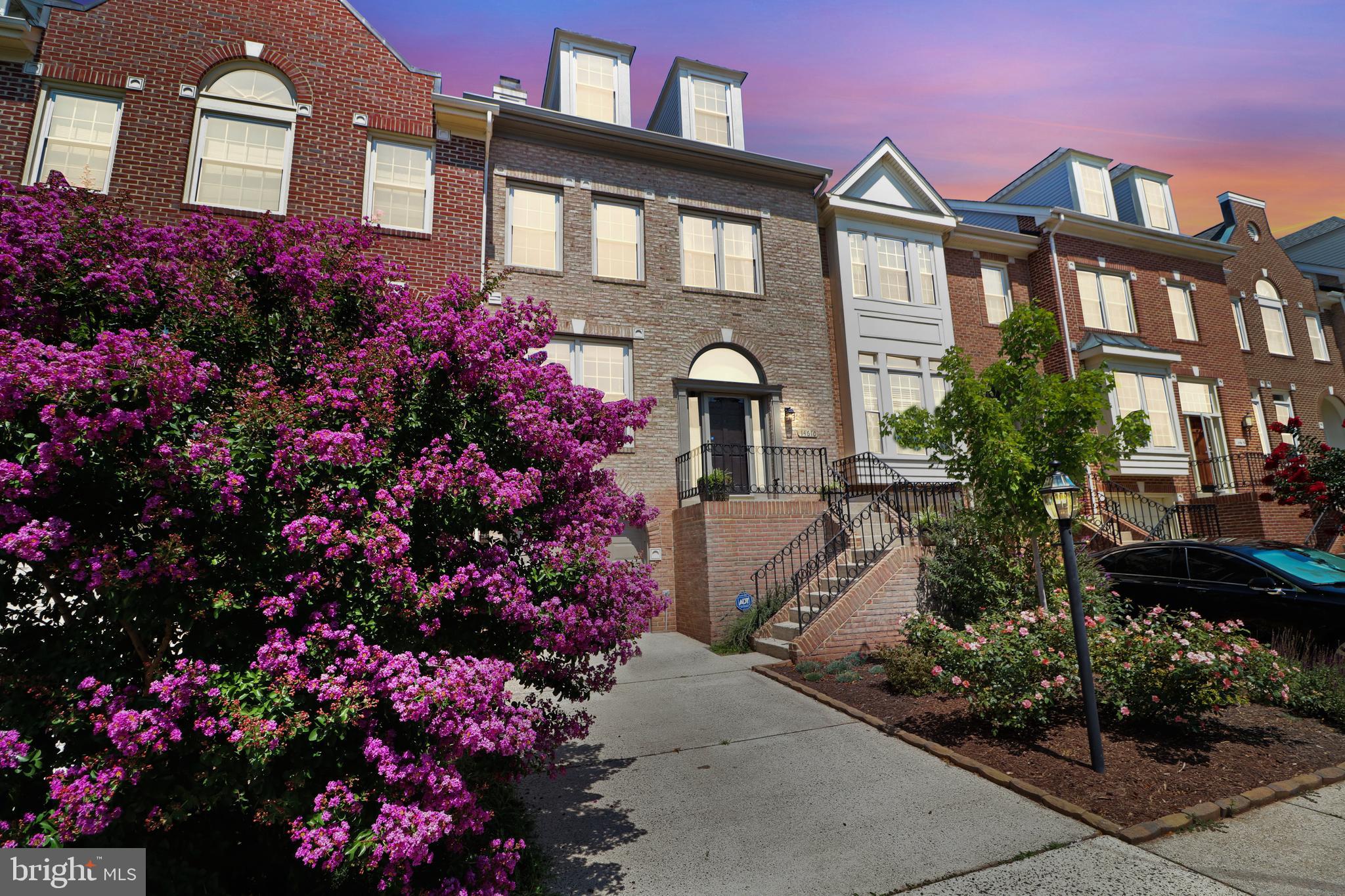 LIFESTYLE AT SULLY STATION - Residential