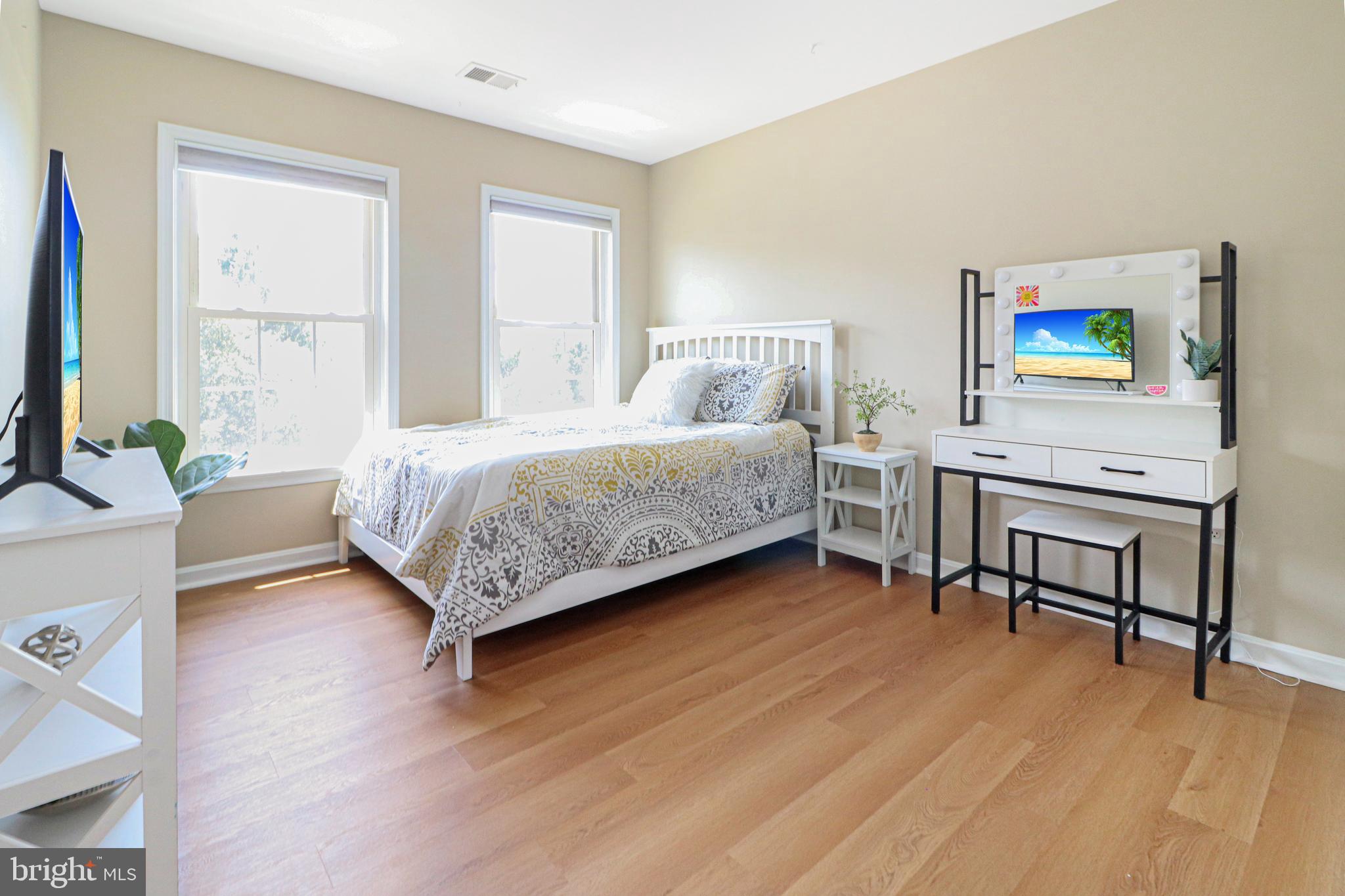 LIFESTYLE AT SULLY STATION - Residential