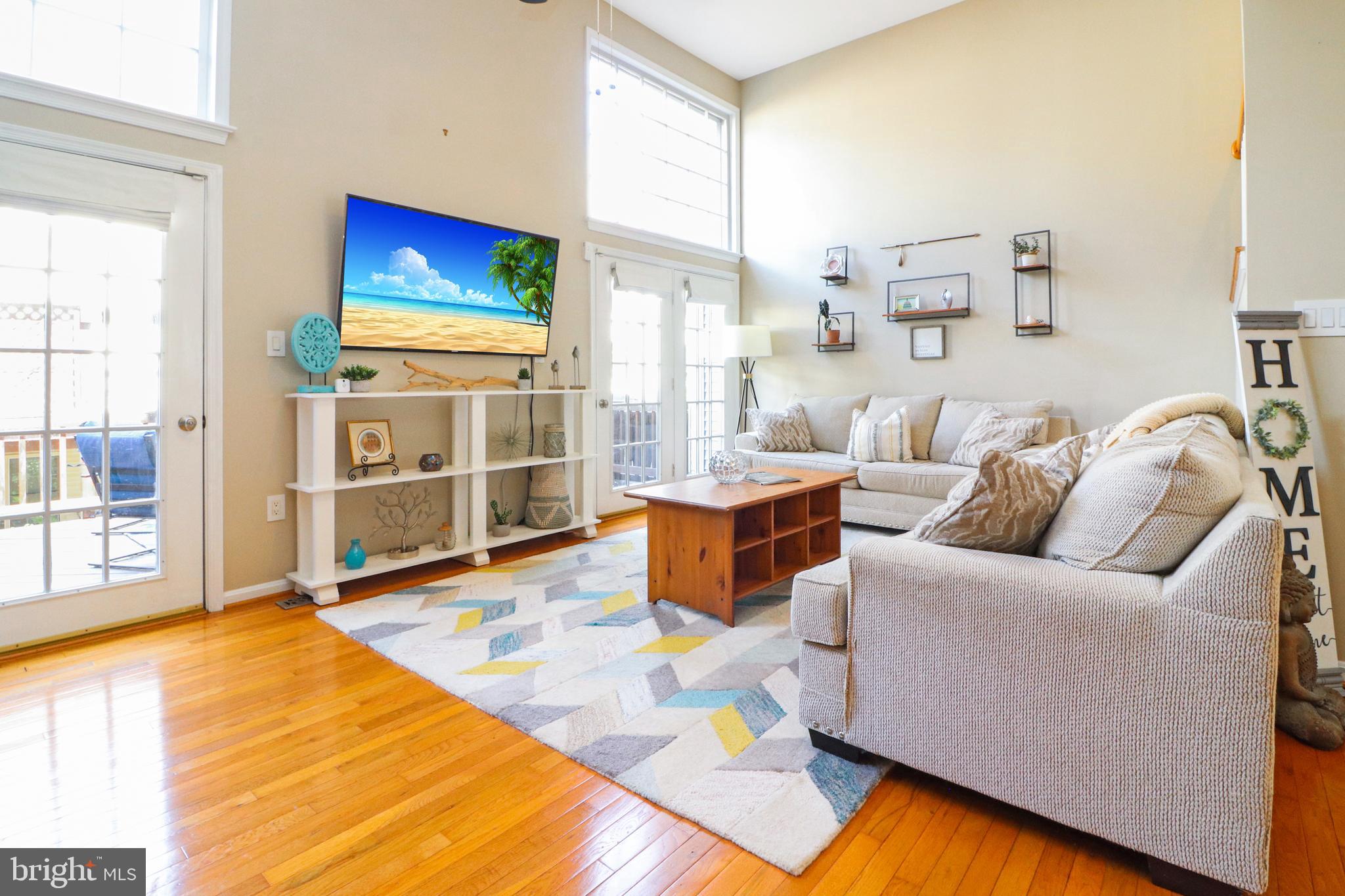 LIFESTYLE AT SULLY STATION - Residential