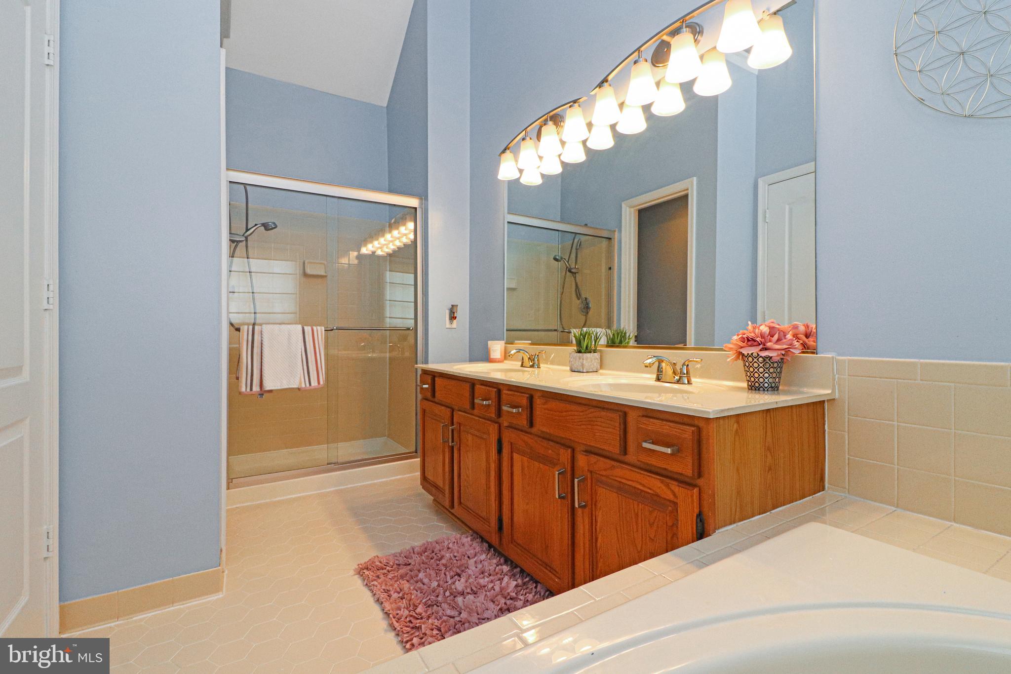 LIFESTYLE AT SULLY STATION - Residential