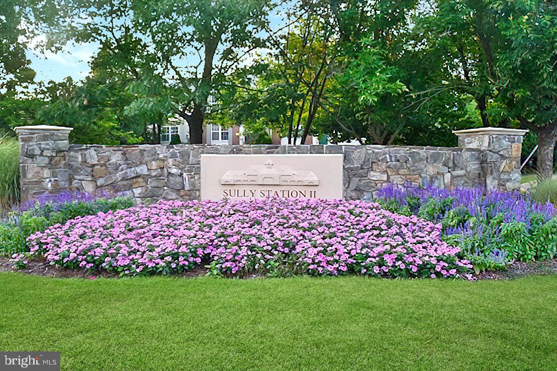 LIFESTYLE AT SULLY STATION - Residential