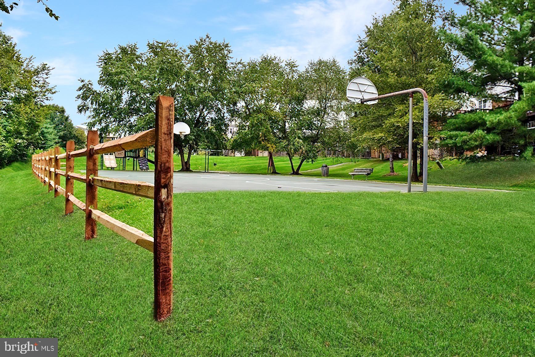 LIFESTYLE AT SULLY STATION - Residential