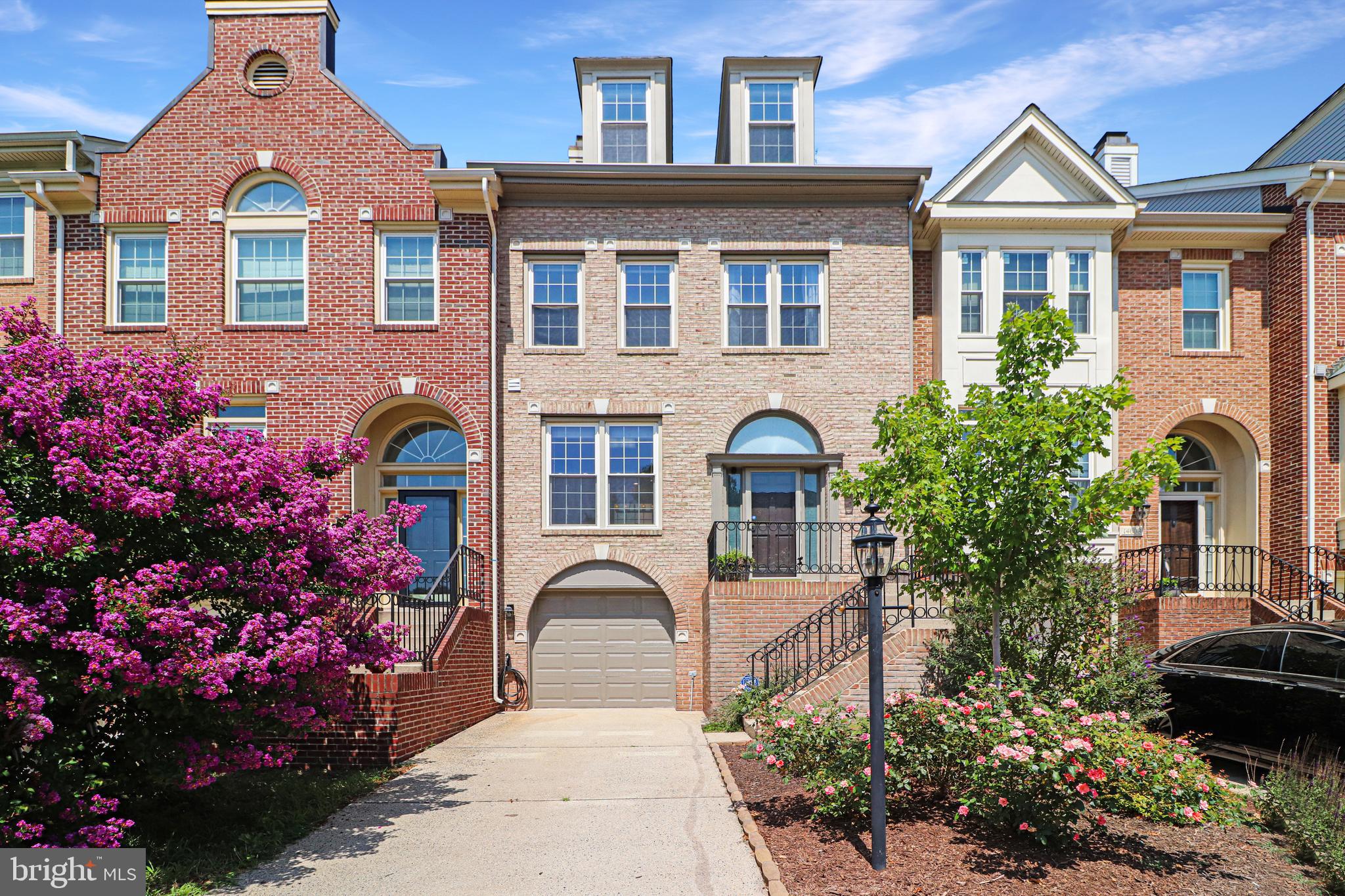 LIFESTYLE AT SULLY STATION - Residential