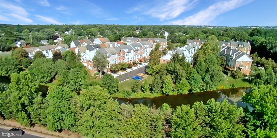 LIFESTYLE AT SULLY STATION - Residential