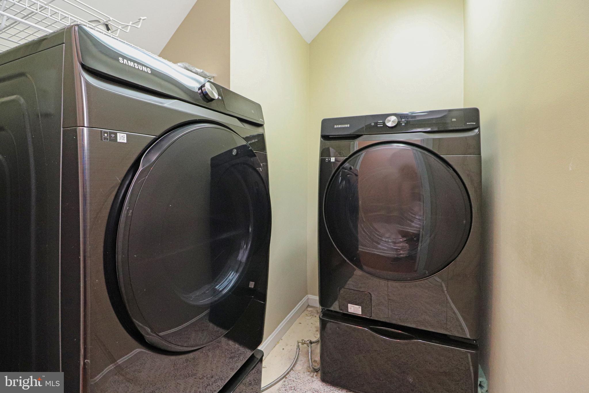 LIFESTYLE AT SULLY STATION - Residential