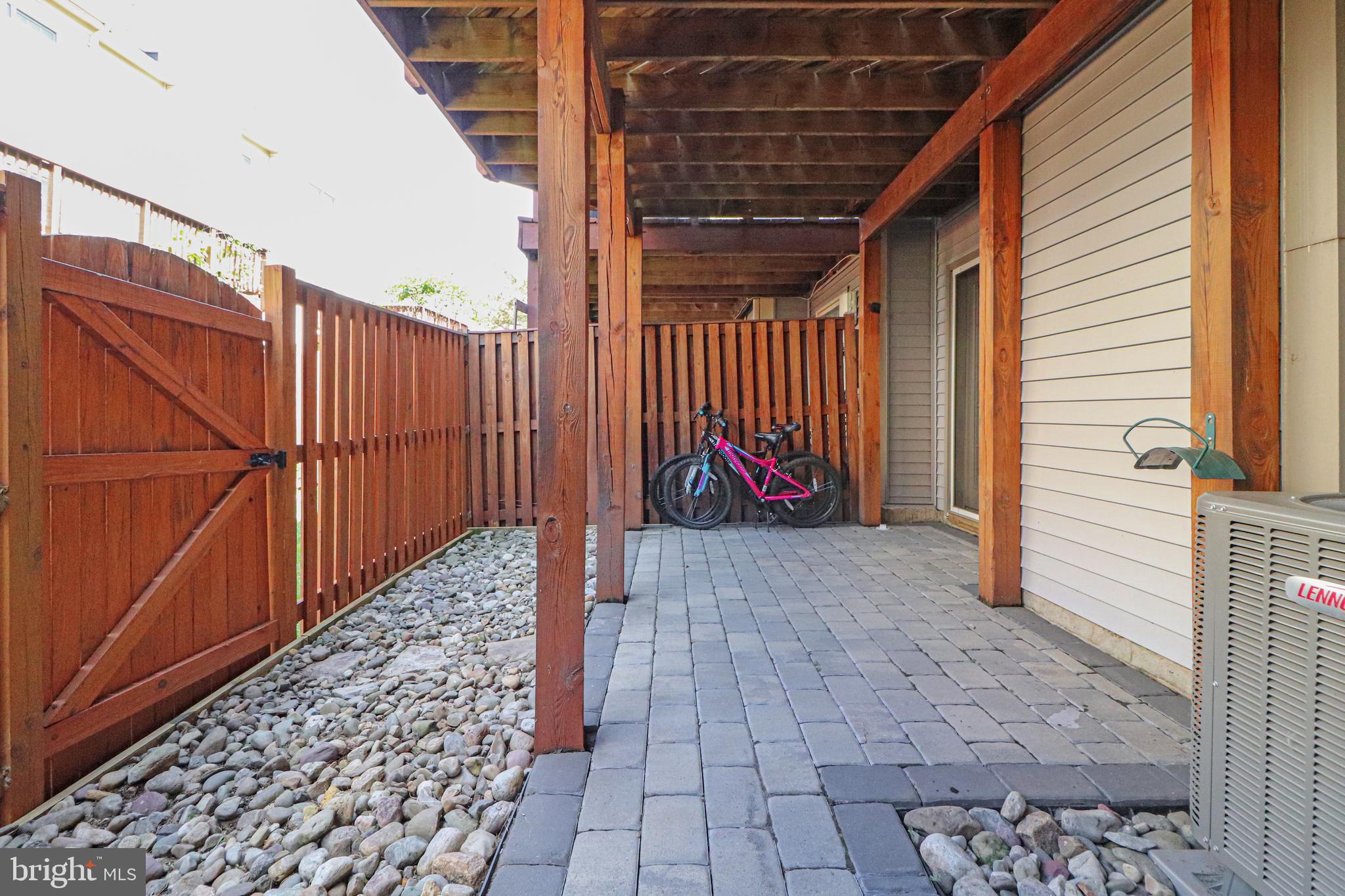 LIFESTYLE AT SULLY STATION - Residential