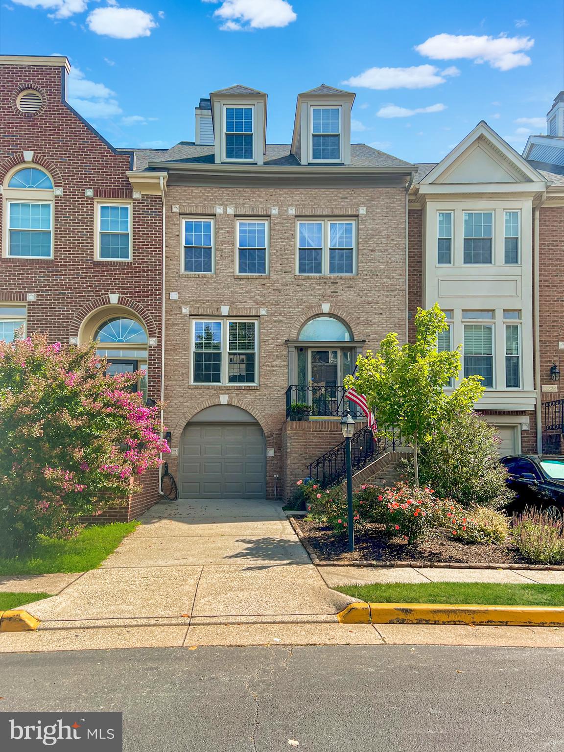 LIFESTYLE AT SULLY STATION - Residential