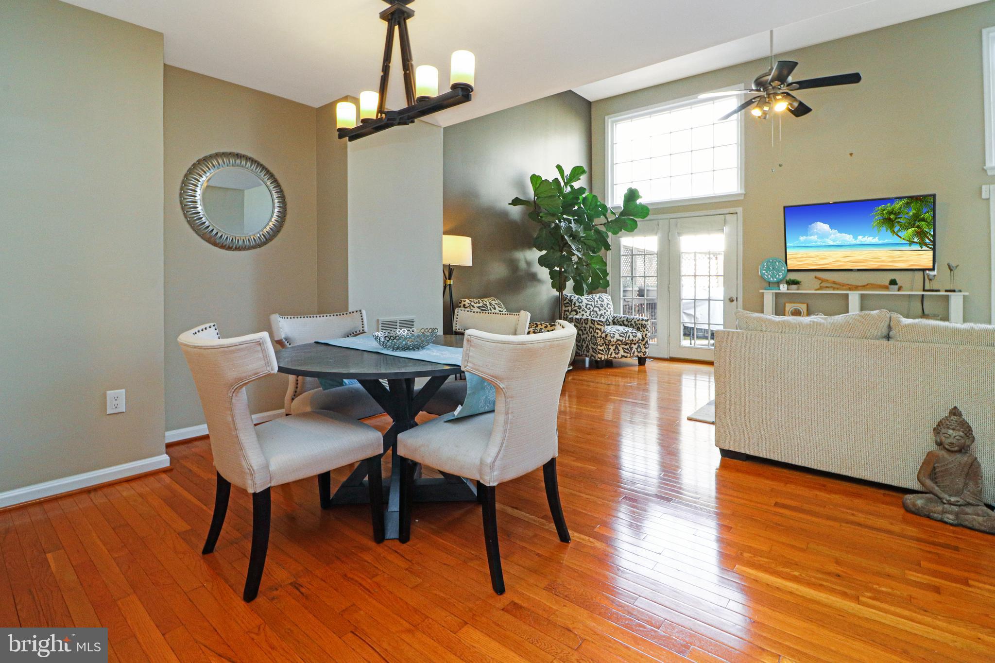 LIFESTYLE AT SULLY STATION - Residential