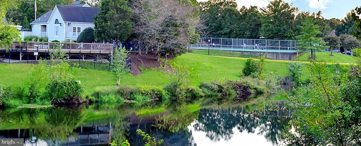 LIFESTYLE AT SULLY STATION - Residential