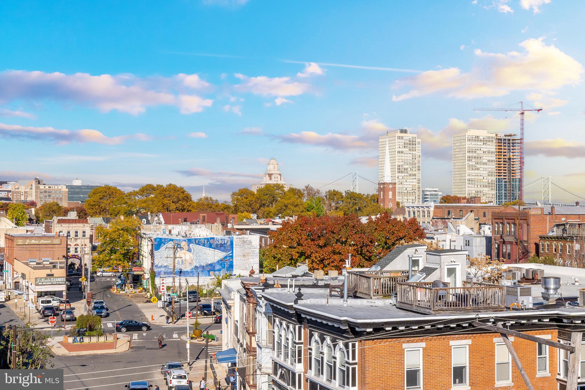 QUEEN VILLAGE - Commercial Sale