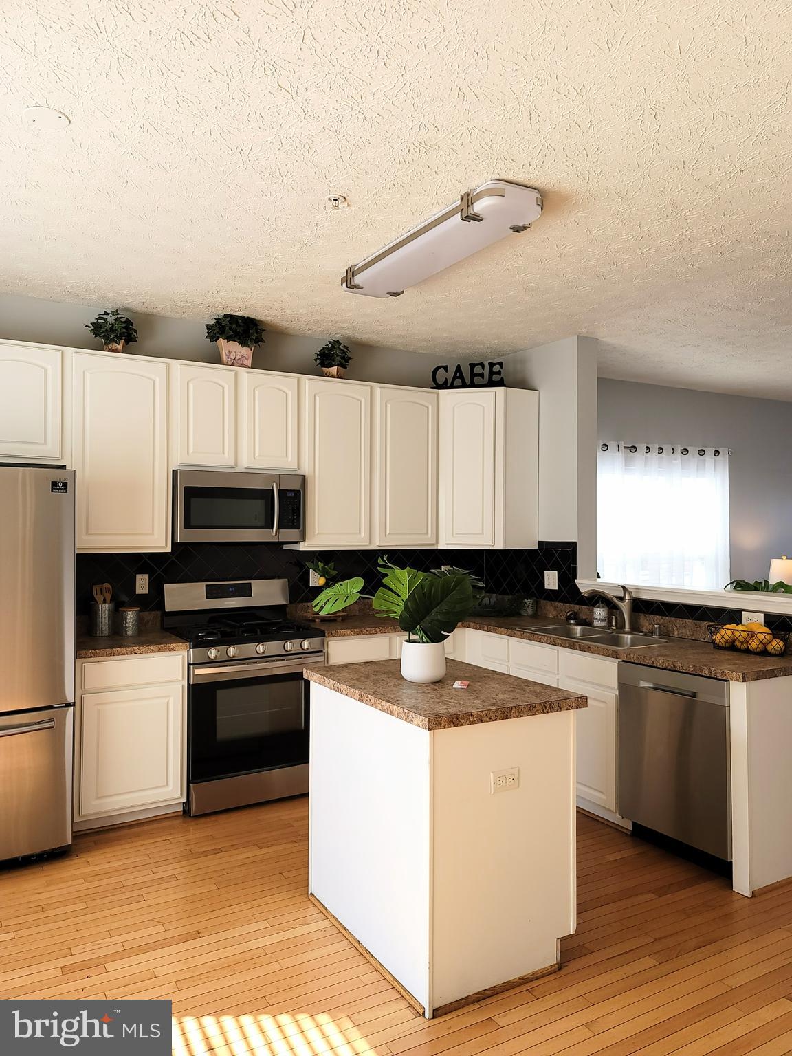 VISTA GARDENS - Residential