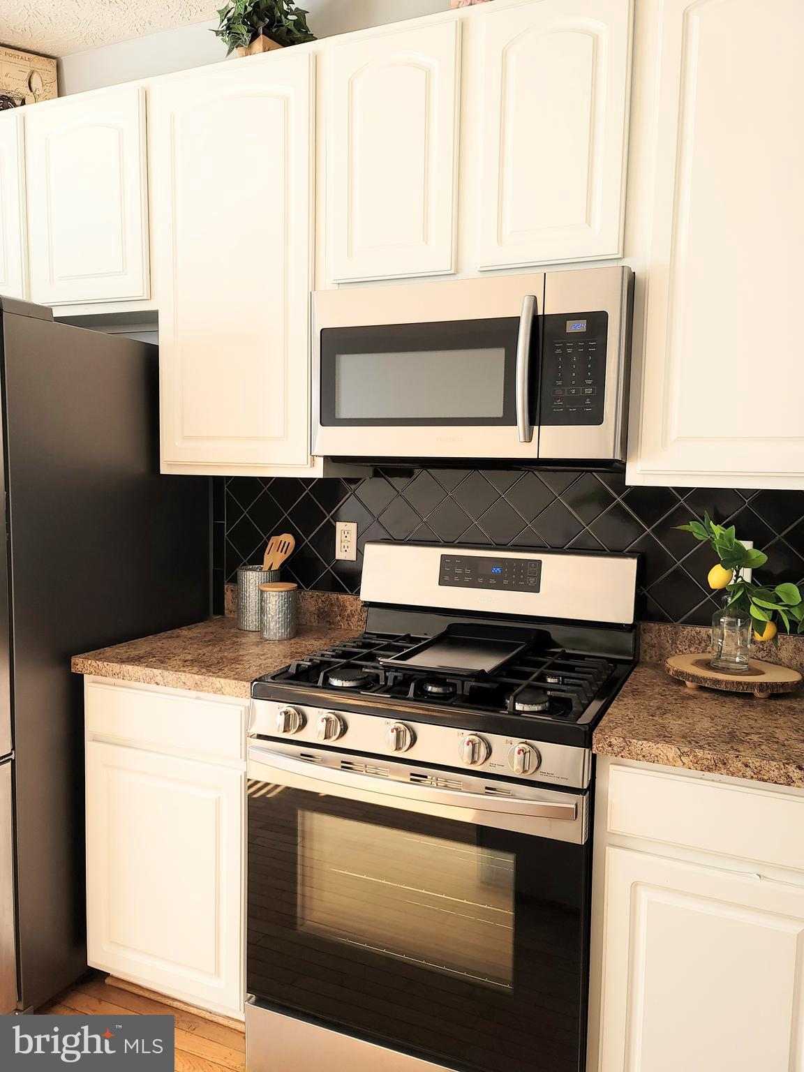 VISTA GARDENS - Residential