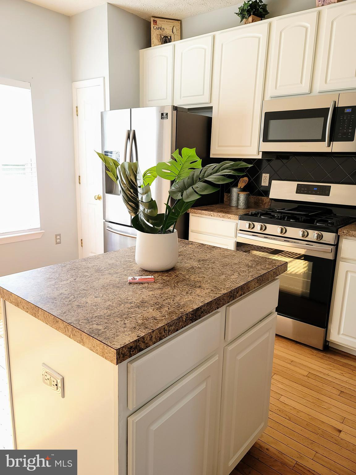 VISTA GARDENS - Residential