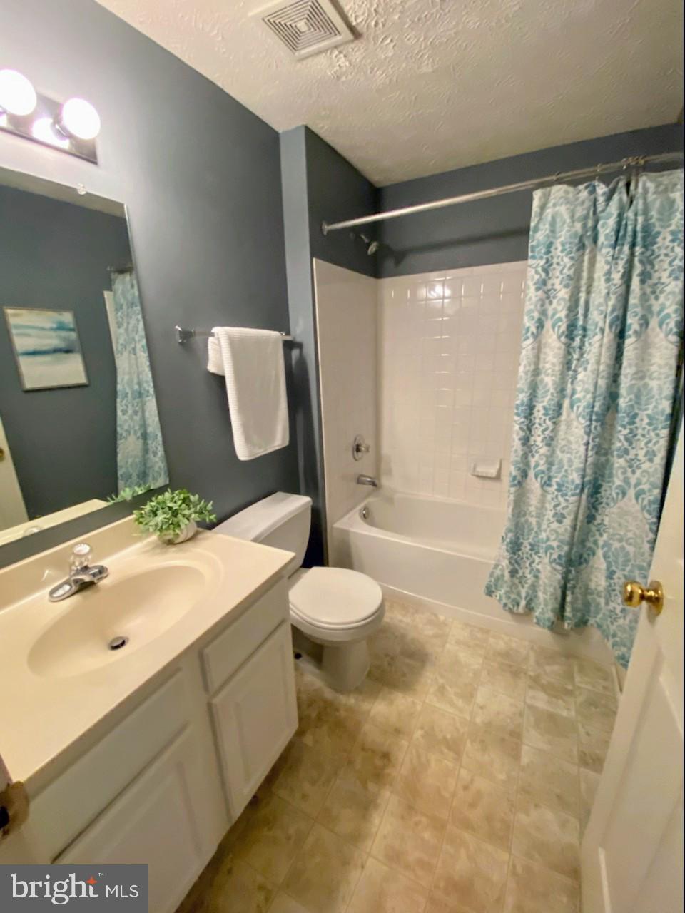 VISTA GARDENS - Residential