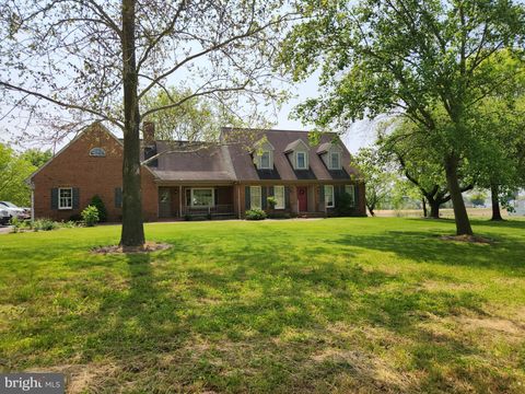 Photo of 1506 COUNTRY SQUIRE RD, ELIZABETHTOWN, PA 17022 (MLS # PALA2036614)