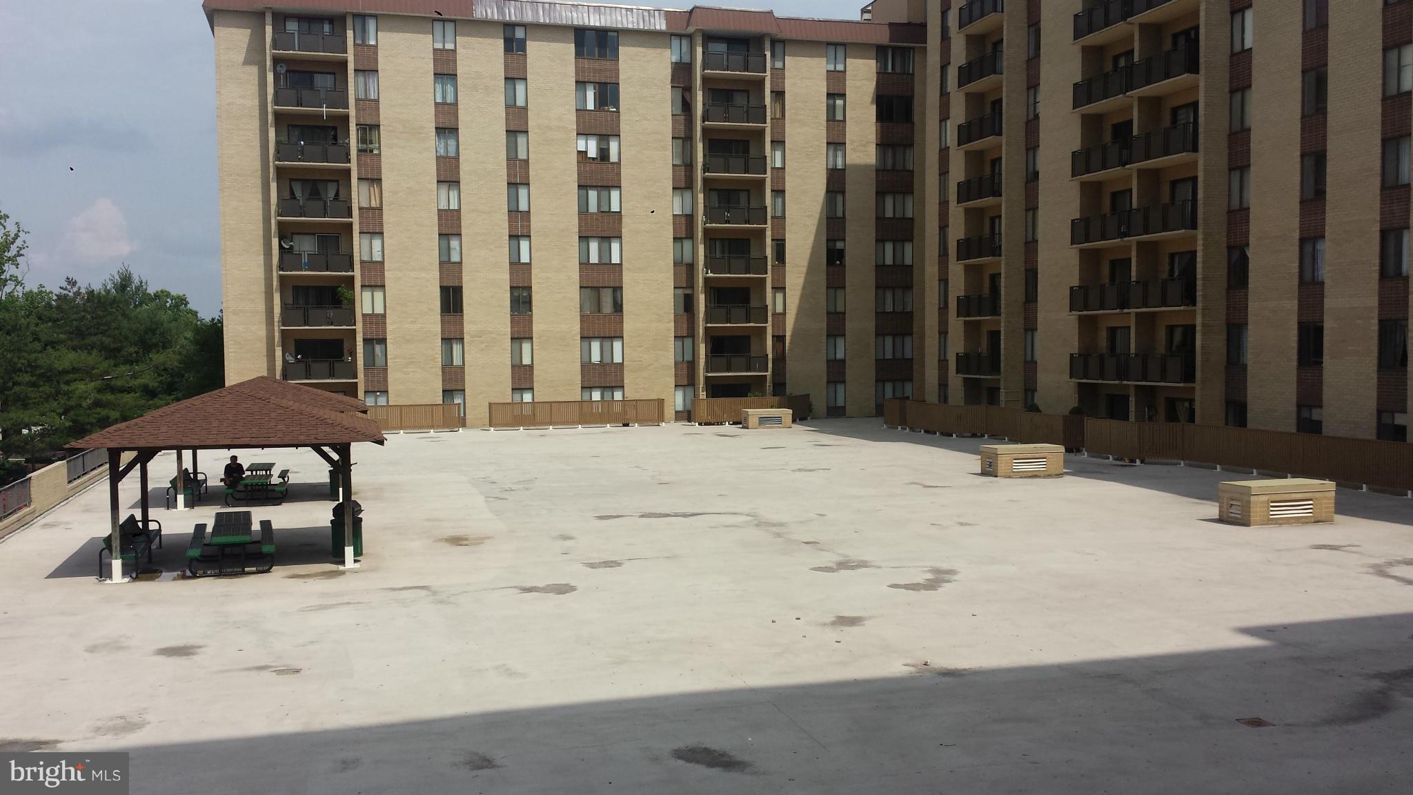 WOODLAKE TOWERS - Residential