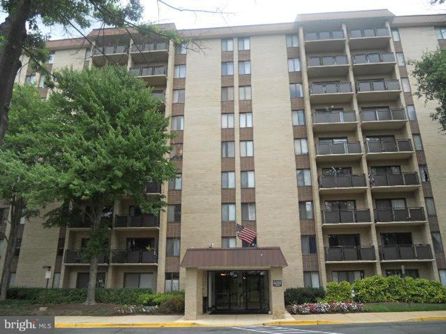 FHA APPROVED! Ready to receive contracts. Gorgeous Condo! Fully Renovated 1BR w/ DEN 1BA Corner Unit. Complete Gourmet Kitchen w/ New Appliances, backsplash and cabinets. New Furnace. Full BA w/ ceramic tile. Great Location off Rt. 50 w/ easy commuting routes to neighboring cities, the Pentagon and DC. Great Amenities include Playground, Pool, Convenience store and medical offices.