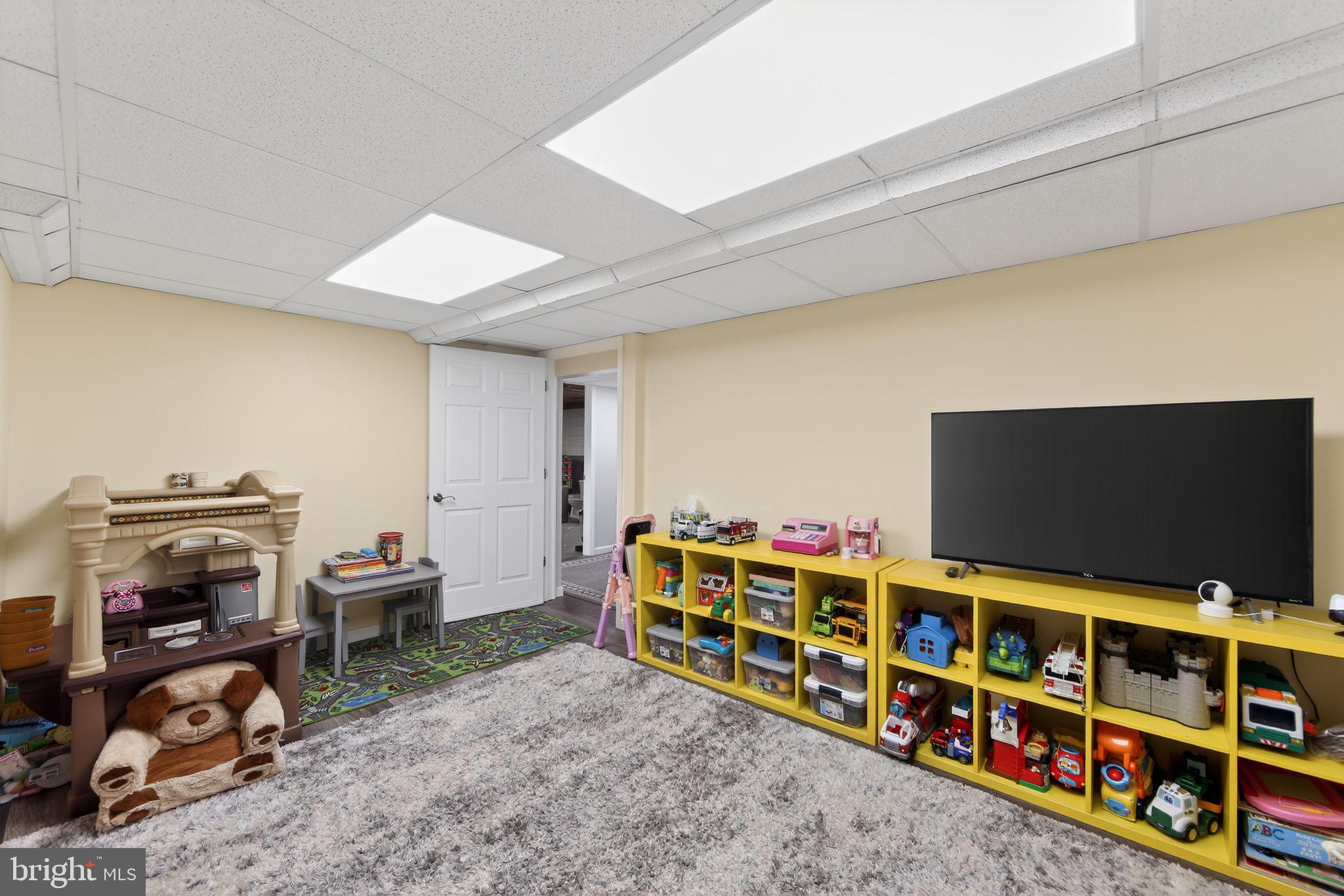 THE SUMMIT - Residential