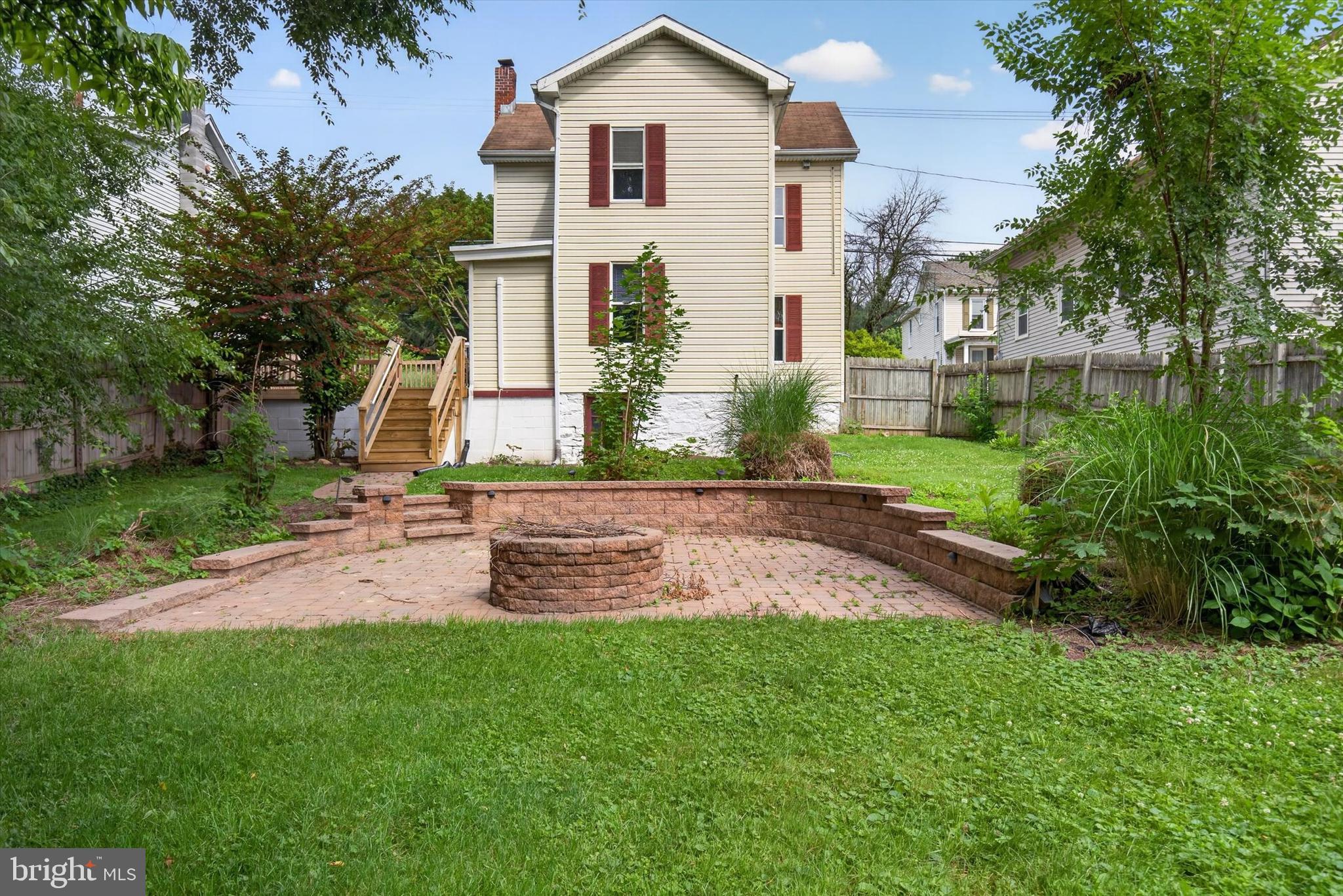 922 N HIGH STREET