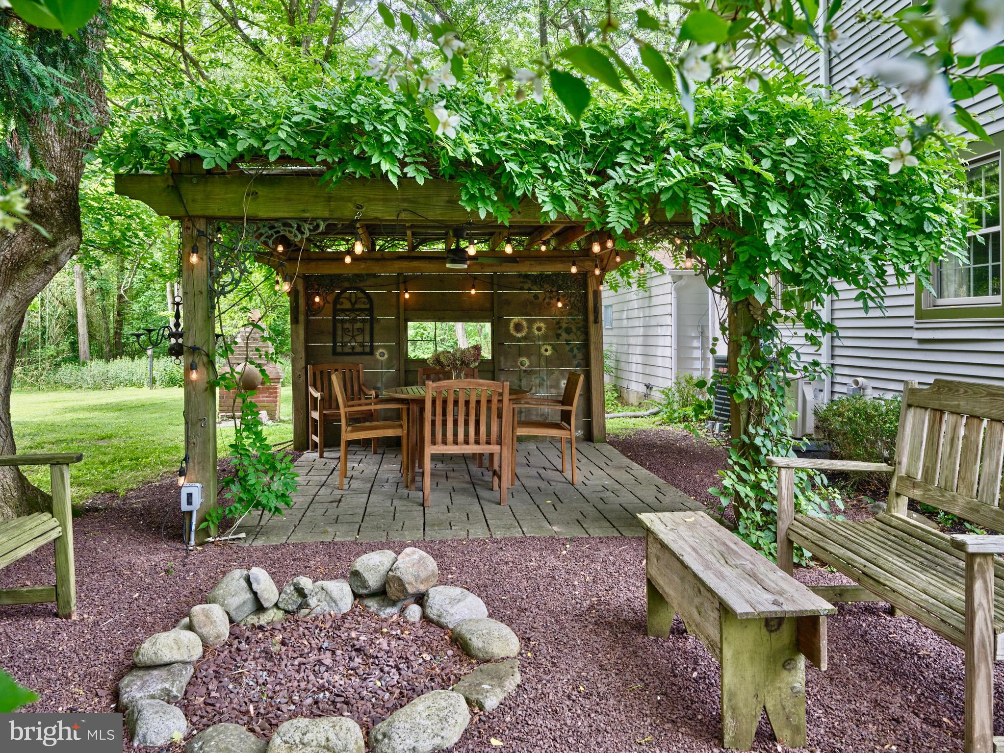 1490 RIVER ROAD