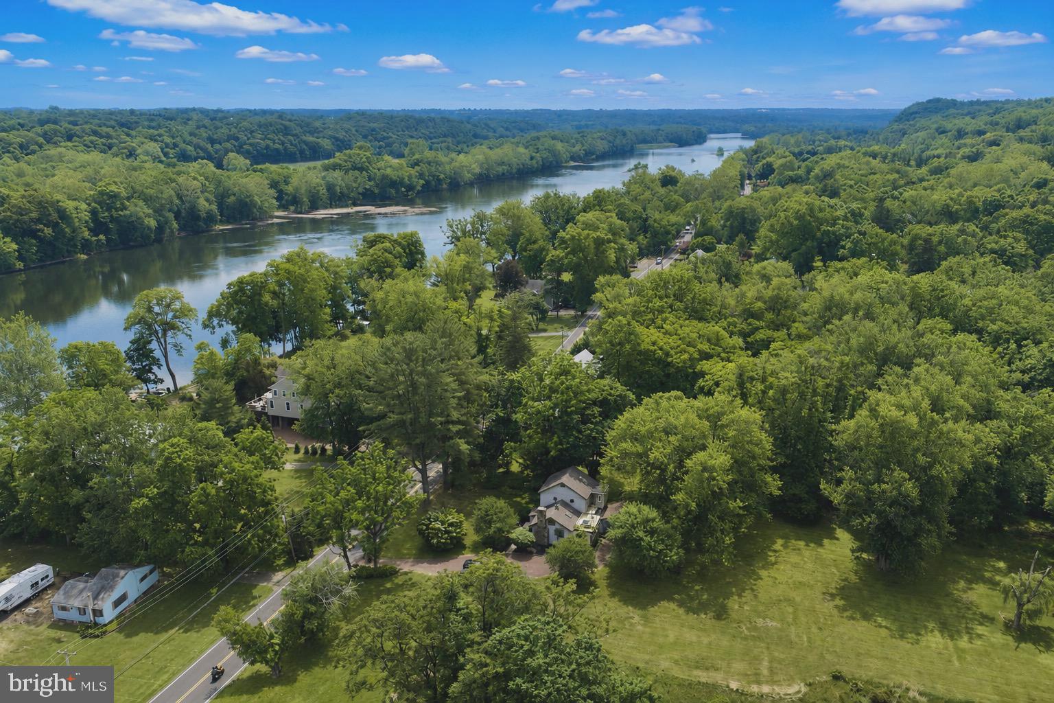 1490 RIVER ROAD