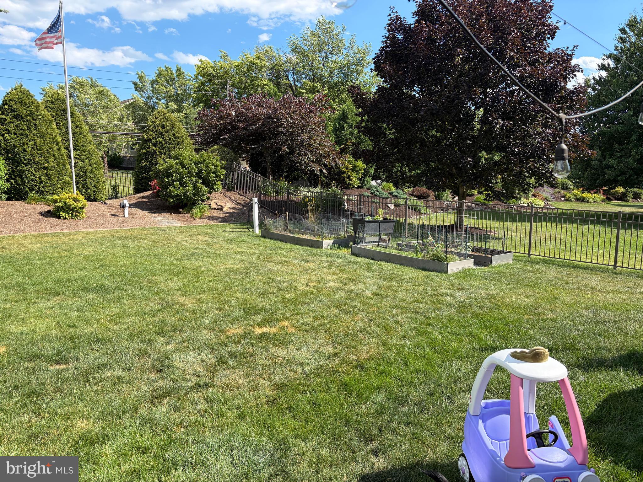 2140 CANTERBURY DR.