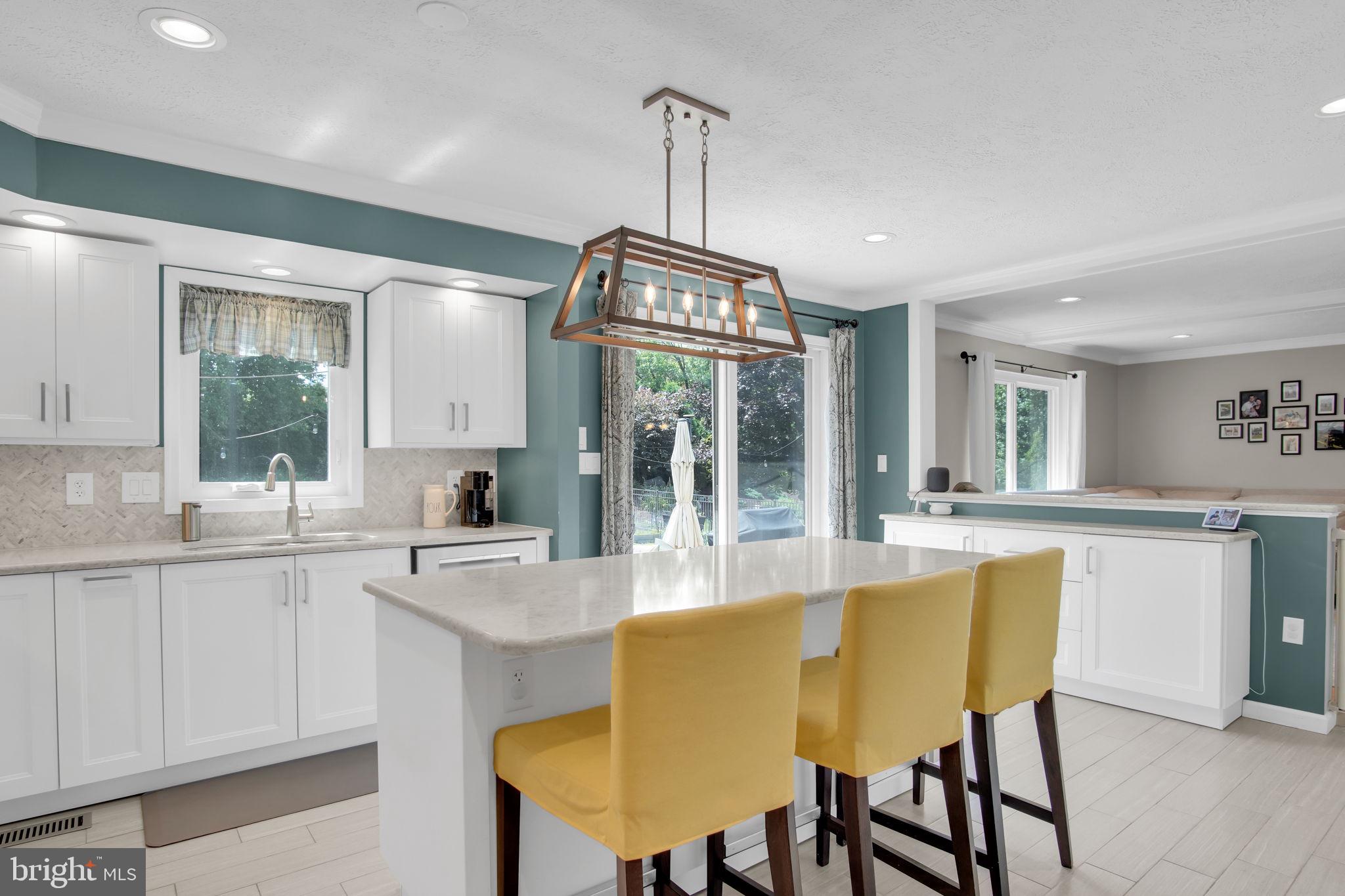 2140 CANTERBURY DR.