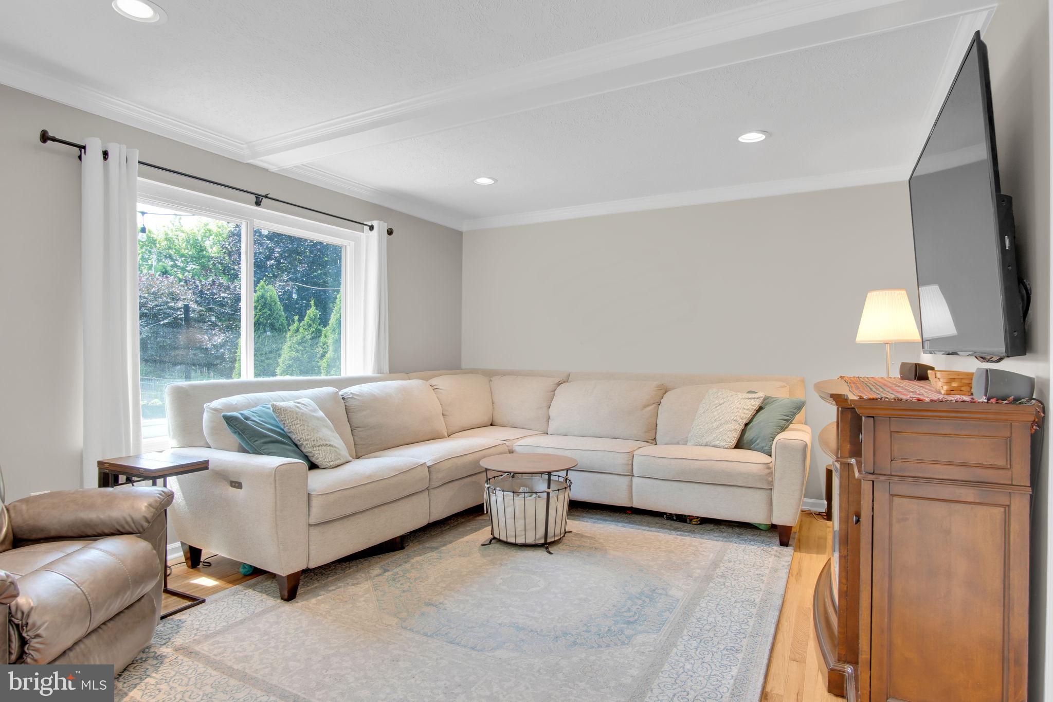 2140 CANTERBURY DR.