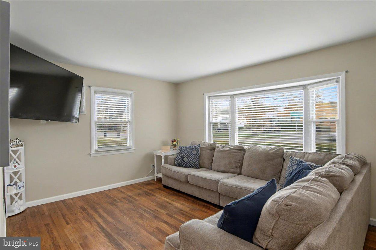 144 N MICHIGAN AVENUE