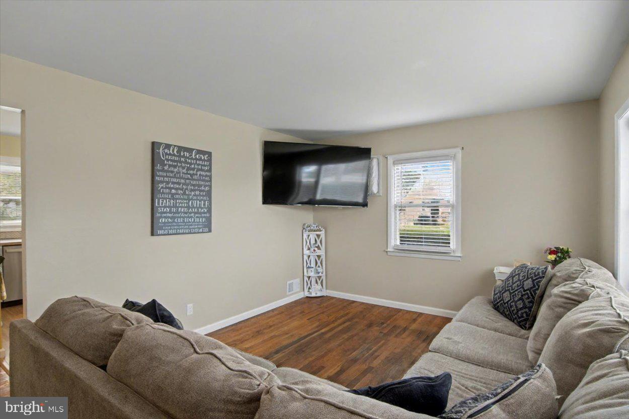 144 N MICHIGAN AVENUE