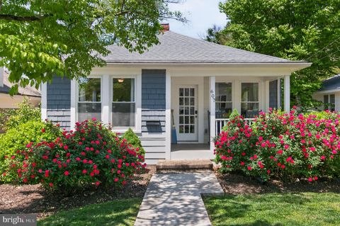 Photo of 607 Melvin Avenue, ANNAPOLIS, MD 21401 (MLS # MDAA2136076)