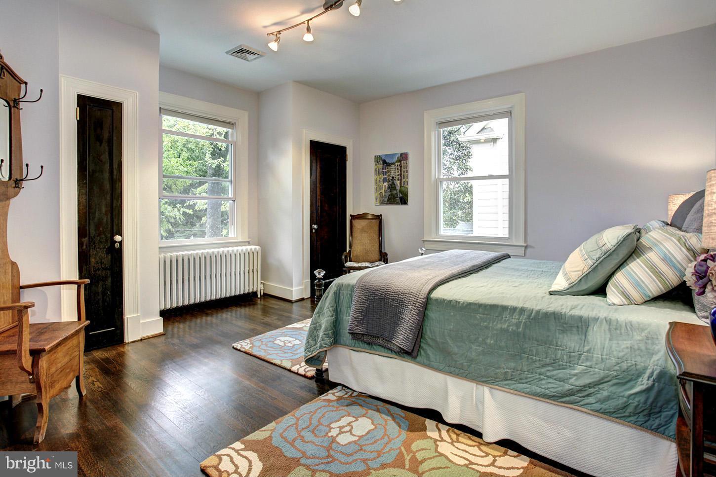 CHEVY CHASE VILLAGE - Residential