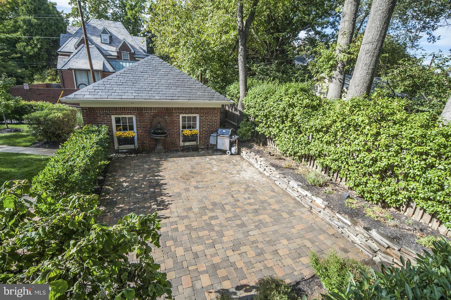 CHEVY CHASE VILLAGE - Residential